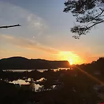 Solund Leileghetshotell Апарт-отель 3*