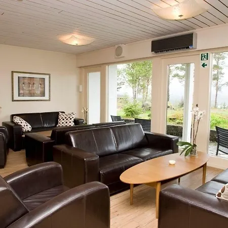 Hotel apartamentowy Solund Leileghetshotell Hardbakke