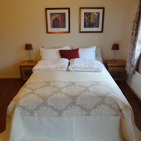 Solund Leileghetshotell Hotel apartamentowy Hardbakke